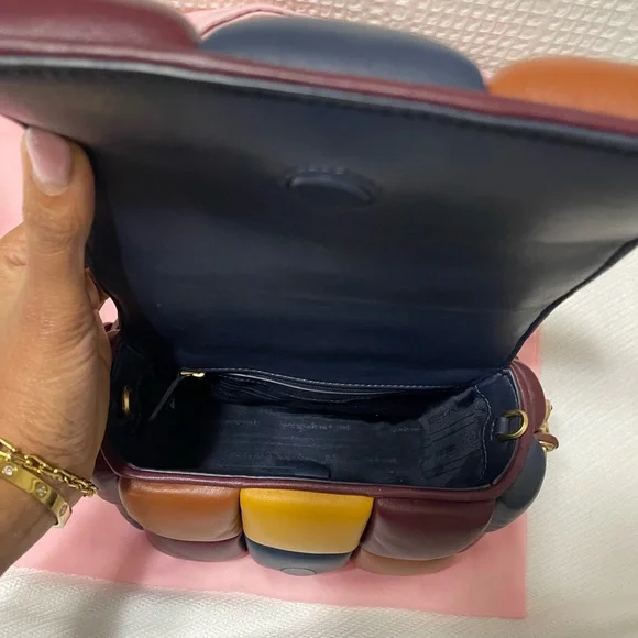 Kate Spade's Boxxy 3D Leather Crossbody - Picture 5 of 8